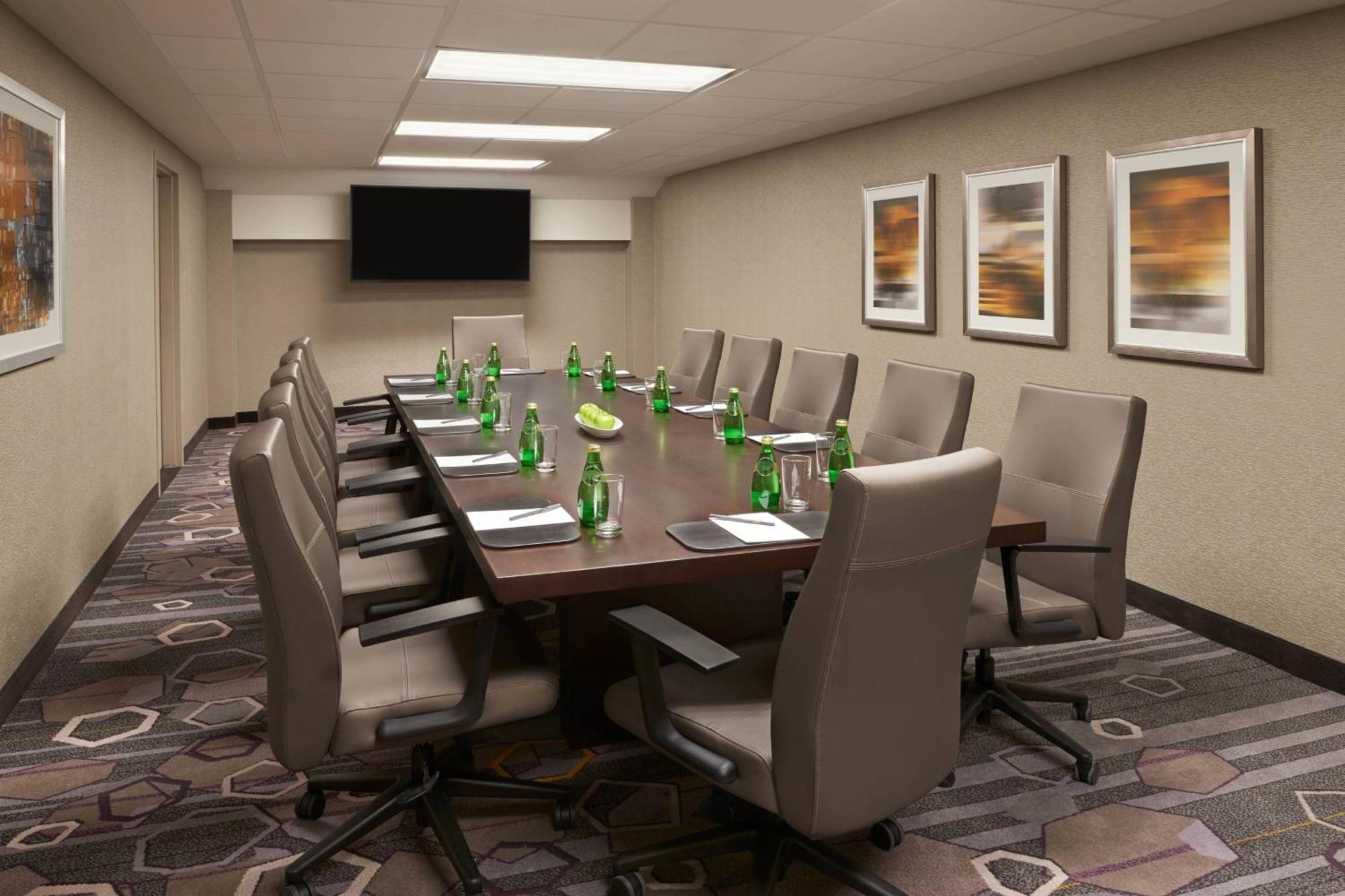 Hotel Courtyard By Marriott Oshawa Esterno foto