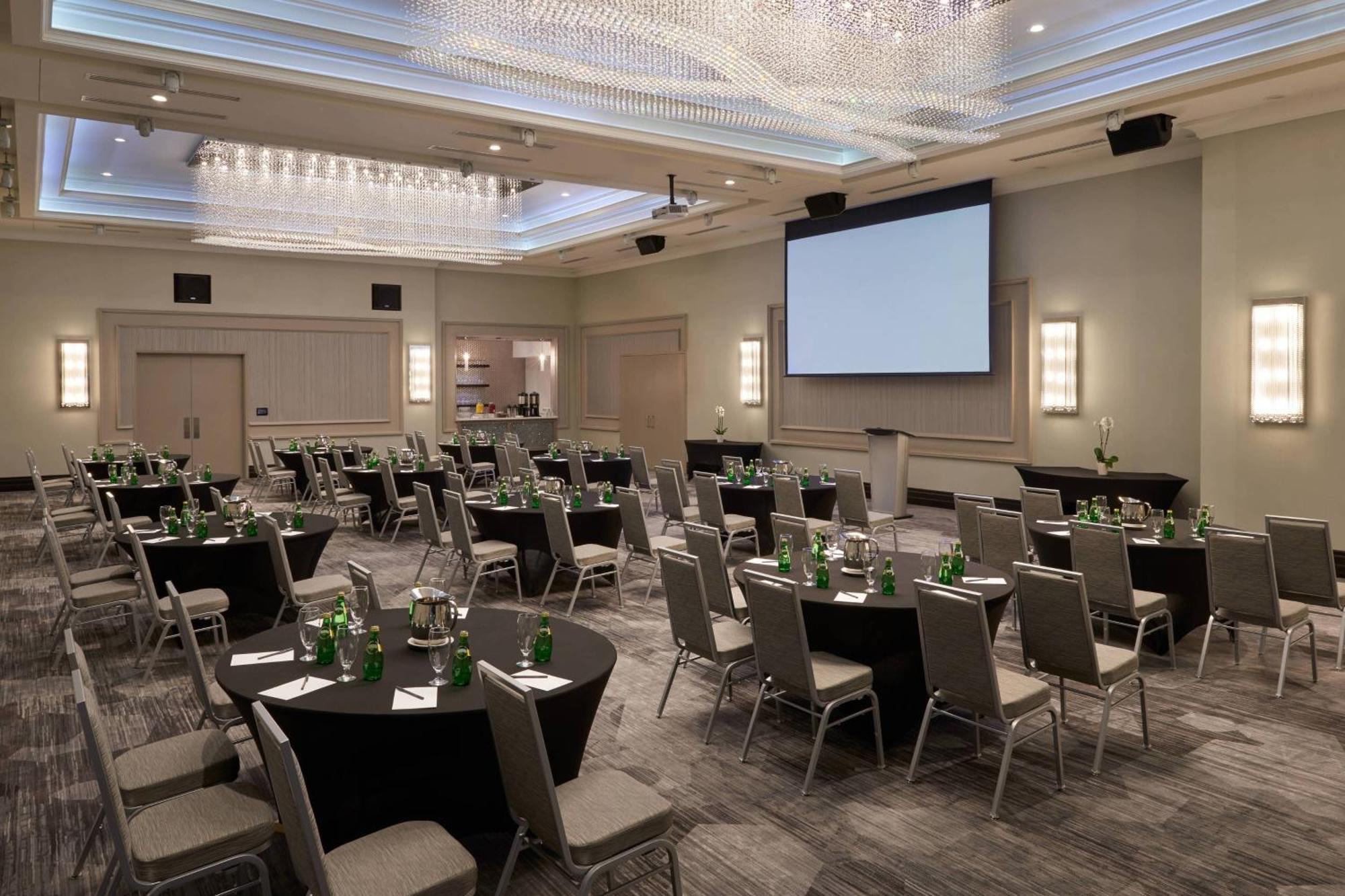 Hotel Courtyard By Marriott Oshawa Esterno foto