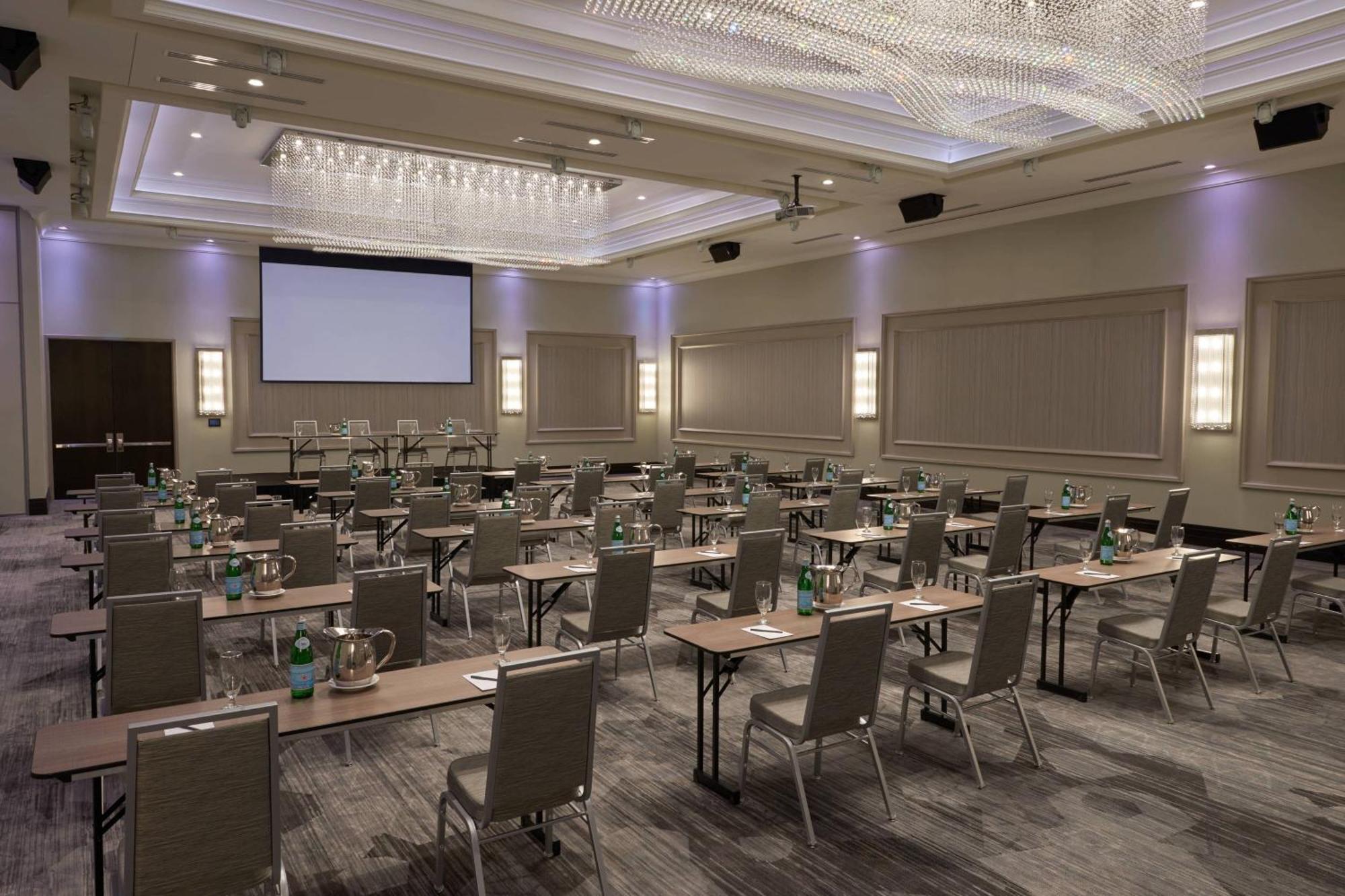 Hotel Courtyard By Marriott Oshawa Esterno foto